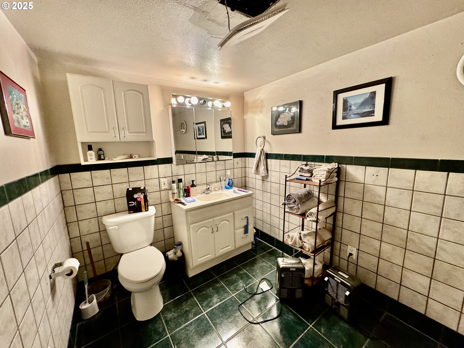 13904 Stagecoach Road Swisshome, OR 97480 - Photo 15 of 48 Bathroom