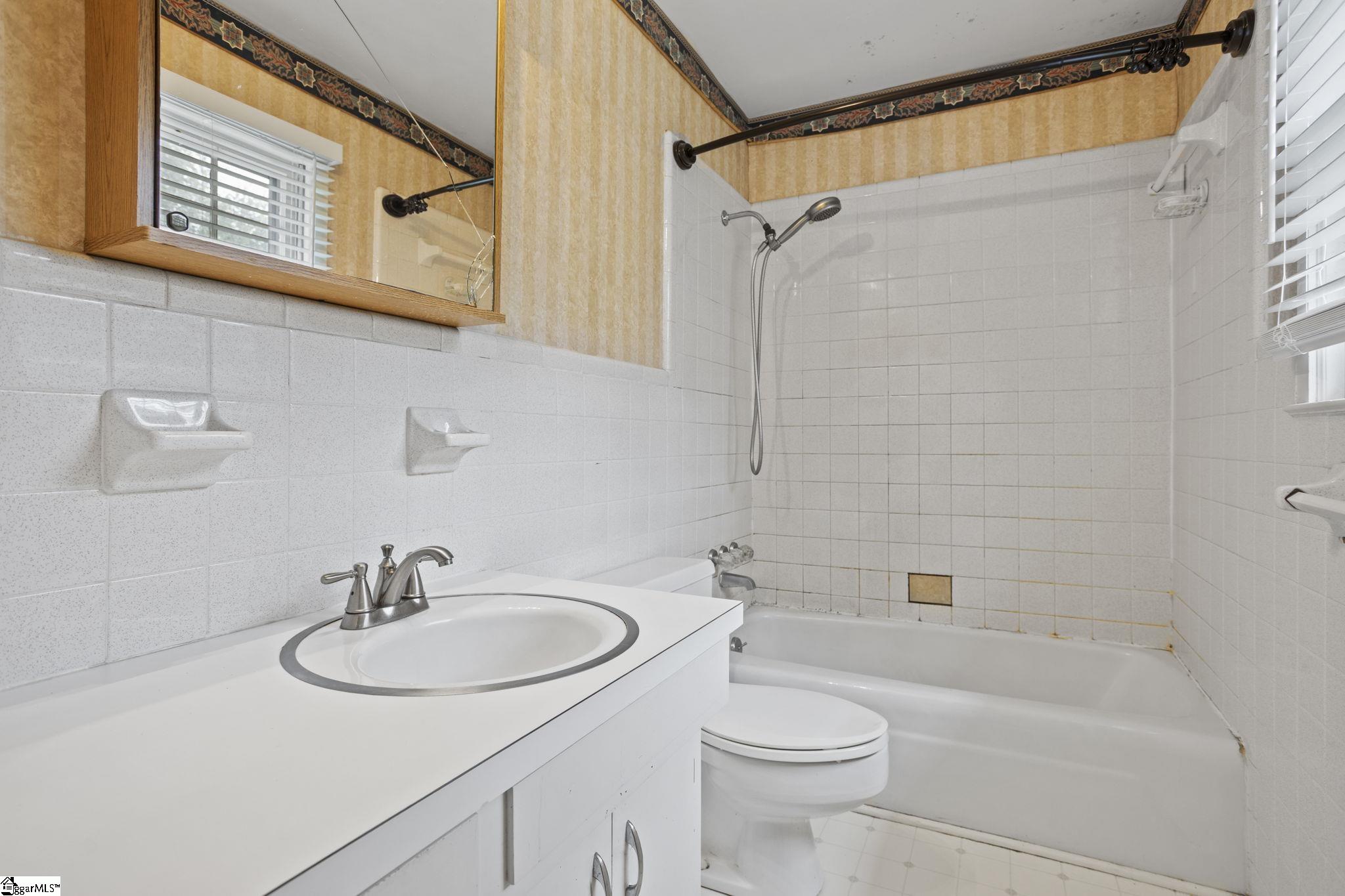 132 Avalon Circle Easley, SC 29640 - Photo 14 of 21