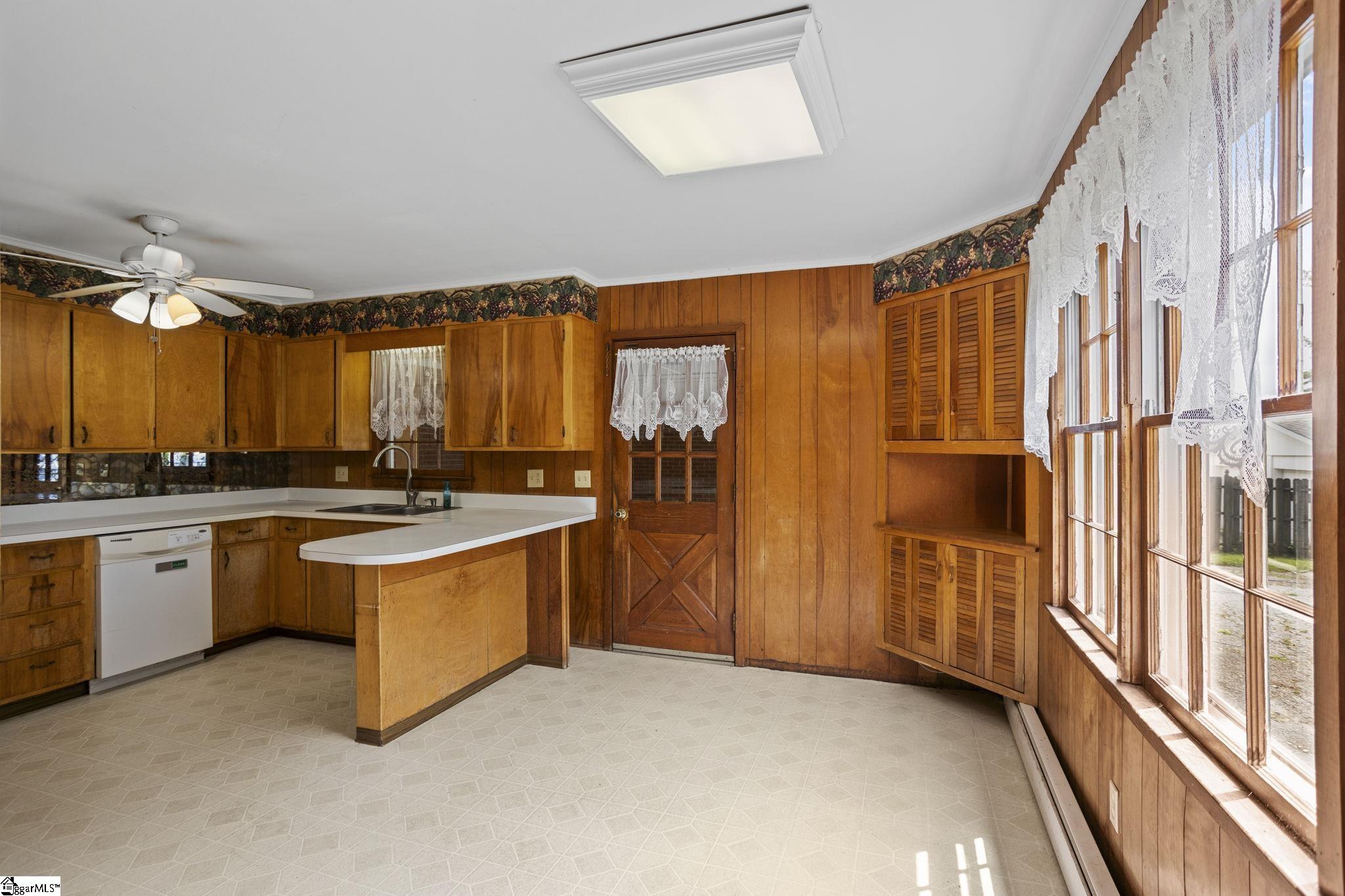 132 Avalon Circle Easley, SC 29640 - Photo 8 of 21