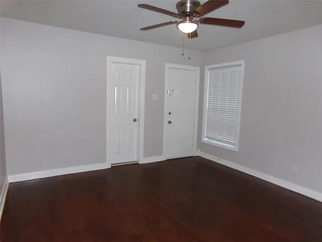 $1,995 | 1515 South Vernon Avenue, Dallas, TX 75224