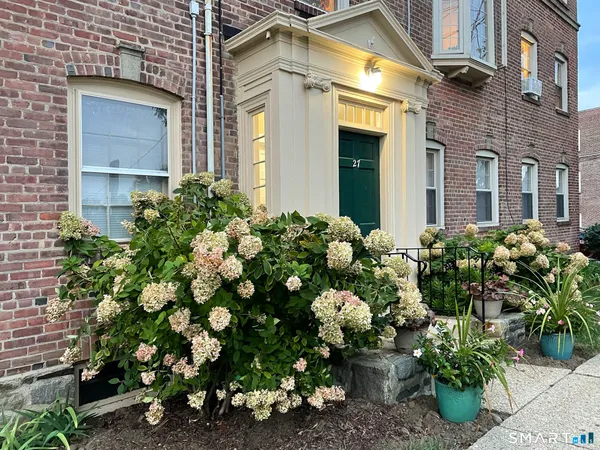 $249,900 | 27 Nash Lane, Unit 5, Bridgeport, CT 06605