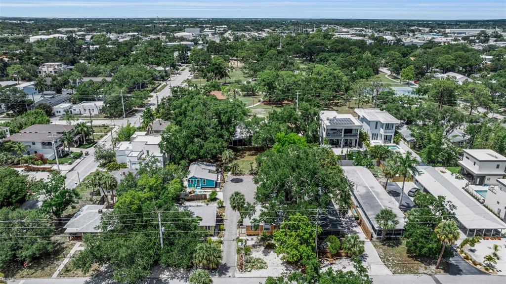 1817 6th Street Sarasota, FL 34236 - Photo 4 of 63