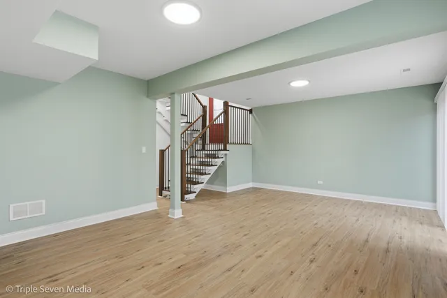 $3,000 | 777 East Golfview Drive, Roselle, IL 60172