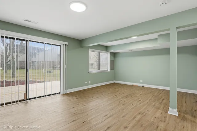 $3,000 | 777 East Golfview Drive, Roselle, IL 60172