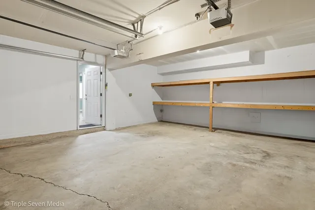 $3,000 | 777 East Golfview Drive, Roselle, IL 60172