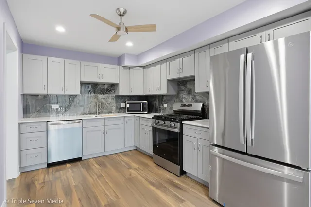 $3,000 | 777 East Golfview Drive, Roselle, IL 60172