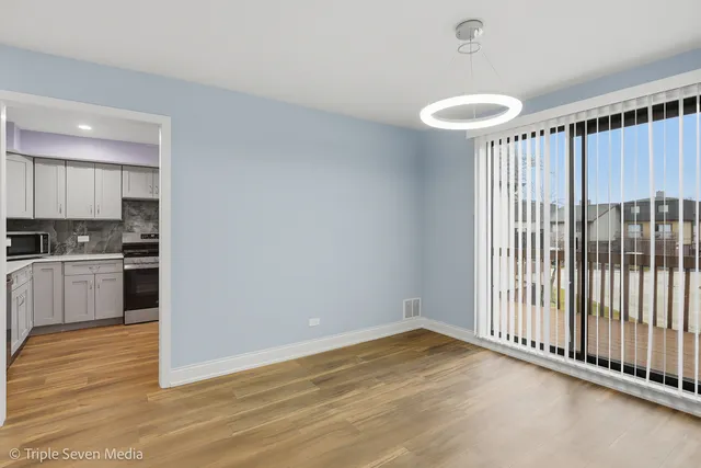 $3,000 | 777 East Golfview Drive, Roselle, IL 60172