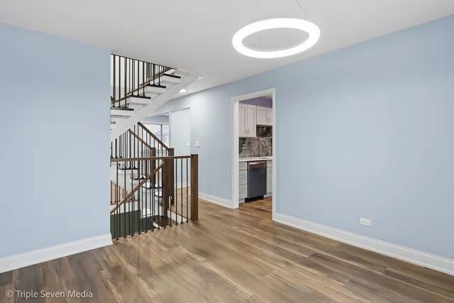 $3,000 | 777 East Golfview Drive, Roselle, IL 60172