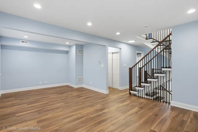 $3,000 | 777 East Golfview Drive, Roselle, IL 60172