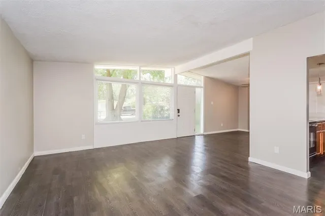 $1,495 | 100 Taney Drive, Florissant, MO 63033