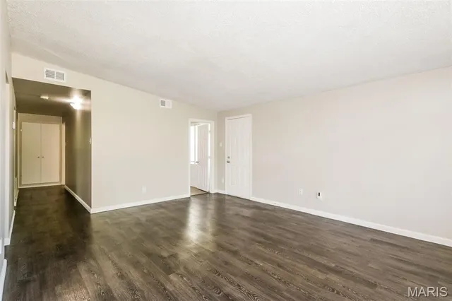 $1,495 | 100 Taney Drive, Florissant, MO 63033