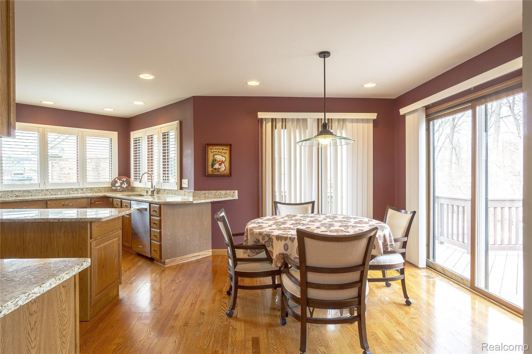 1384 Bembridge Drive Rochester, MI 48307 - Photo 17 of 61 Interiors (13 of 50).jpg