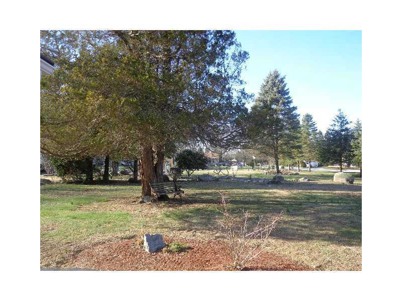 175 Pippin Orchard Road Cranston, RI 02921 - Photo 11 of 11 Yard/Garden.