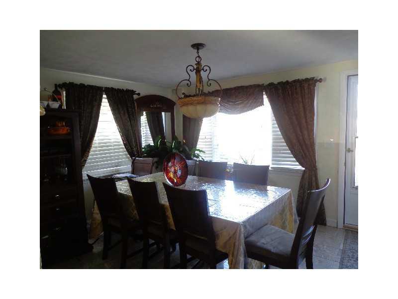 175 Pippin Orchard Road Cranston, RI 02921 - Photo 6 of 11 Dining Room.