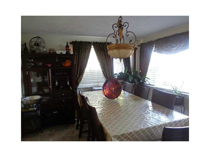 175 Pippin Orchard Road Cranston, RI 02921 - Photo 7 of 11 Dining Room.