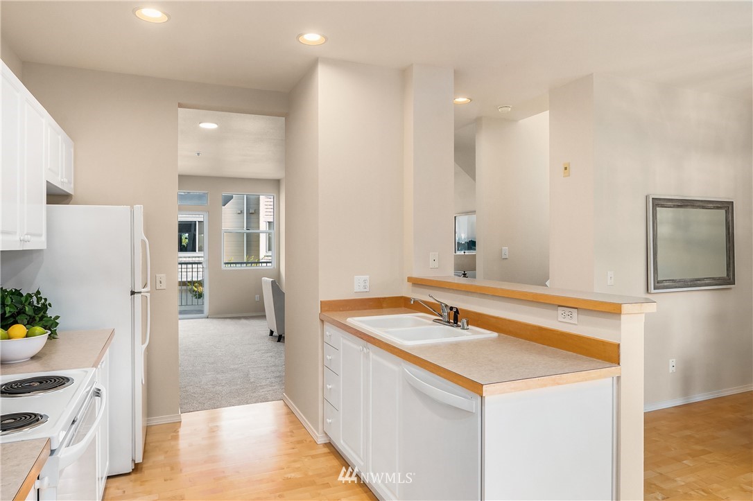 11914 Northeast 163rd Place Bothell, WA 98011 - Photo 11 of 28