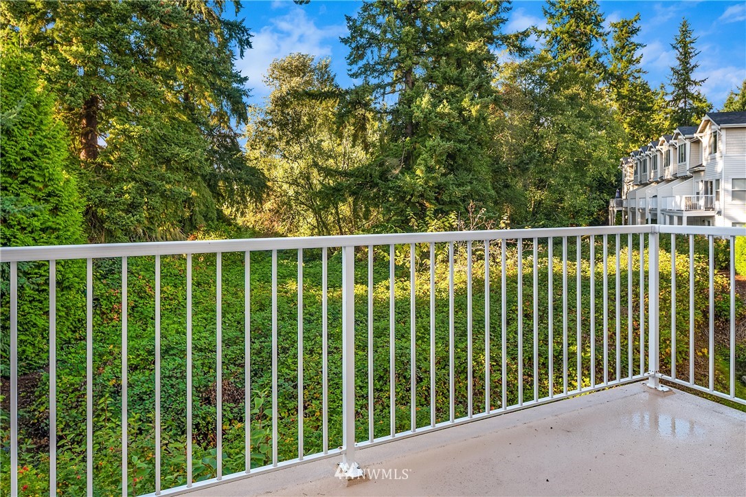 11914 Northeast 163rd Place Bothell, WA 98011 - Photo 12 of 28