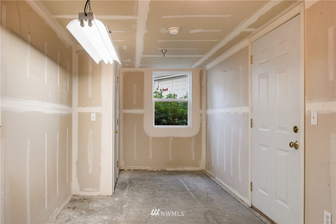 11914 Northeast 163rd Place Bothell, WA 98011 - Photo 24 of 28