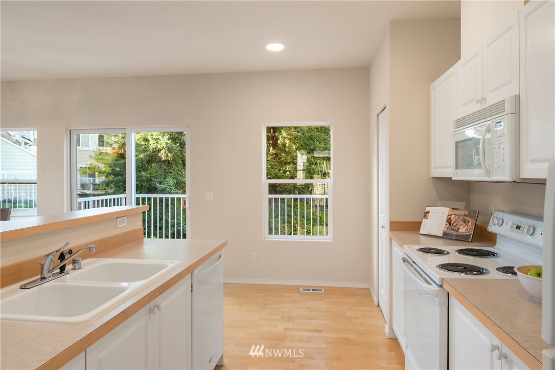 11914 Northeast 163rd Place Bothell, WA 98011 - Photo 6 of 28