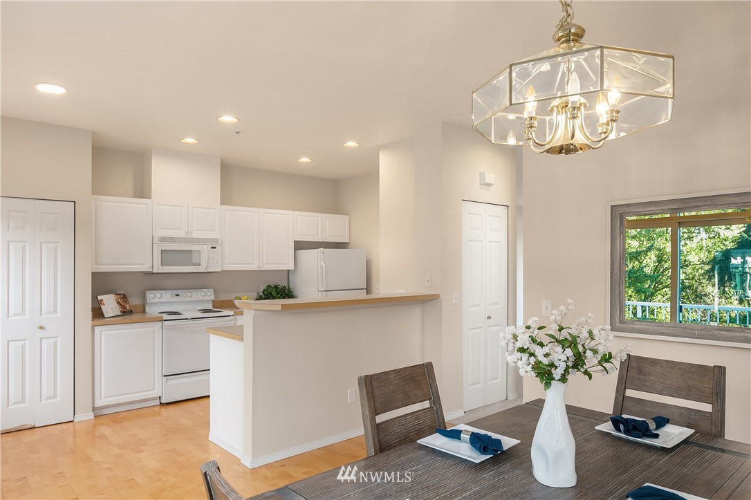 11914 Northeast 163rd Place Bothell, WA 98011 - Photo 10 of 28