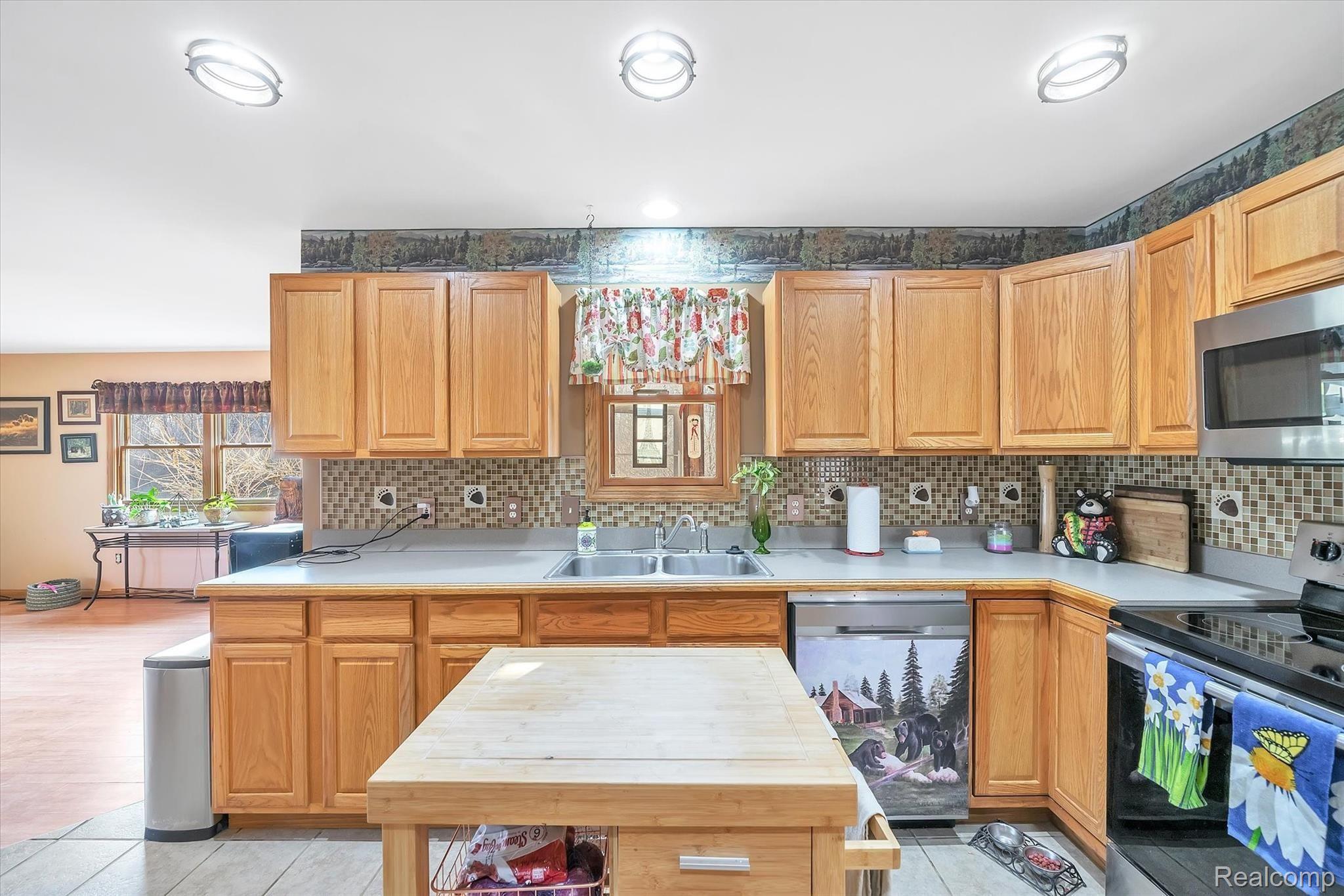 10928 North Nicholson Road Fowlerville, MI 48836 - Photo 9 of 32 12-10928-N-Nicholson-Rd-WindowStill-Real-Estate-Photography-12.jpg