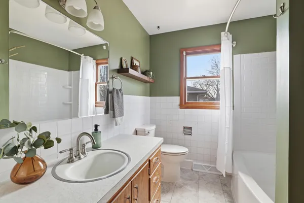 $299,900 | 125 South Eagle Street, Belle Plaine, MN 56011