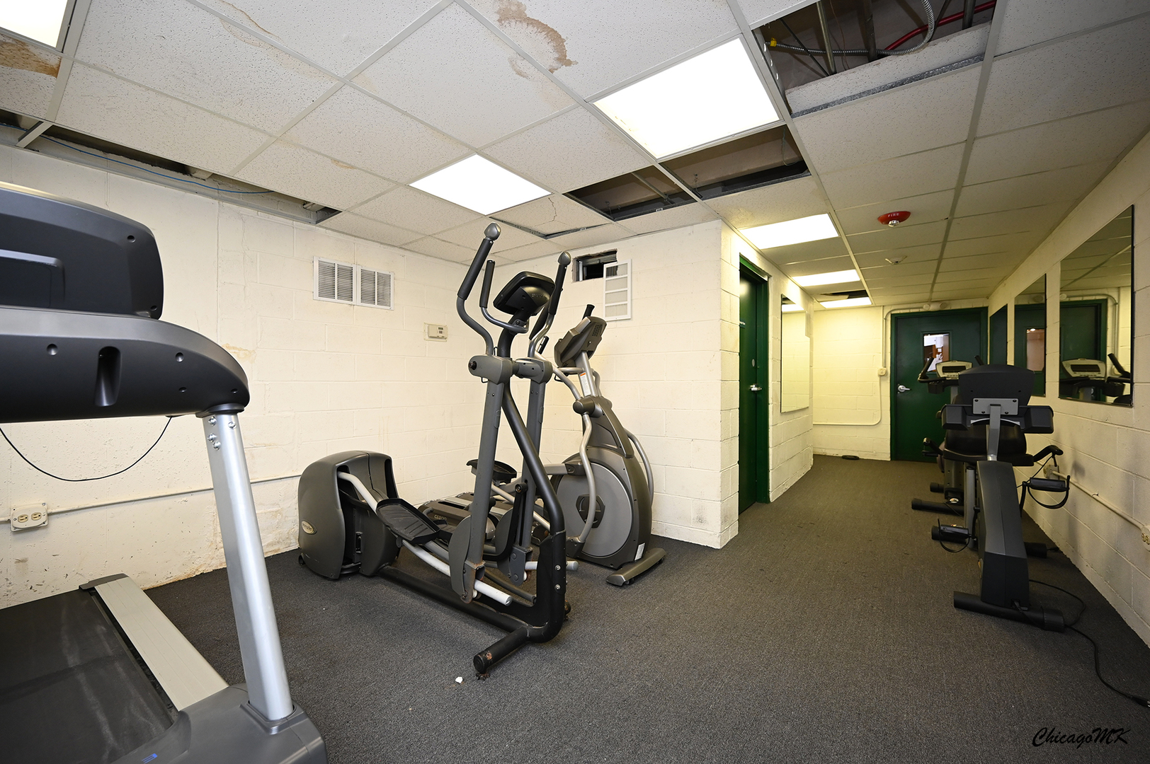 2234 South Goebbert Road, Unit 422 Arlington Heights, IL 60005 - Photo 21 of 27 a view of a room with gym equipment
