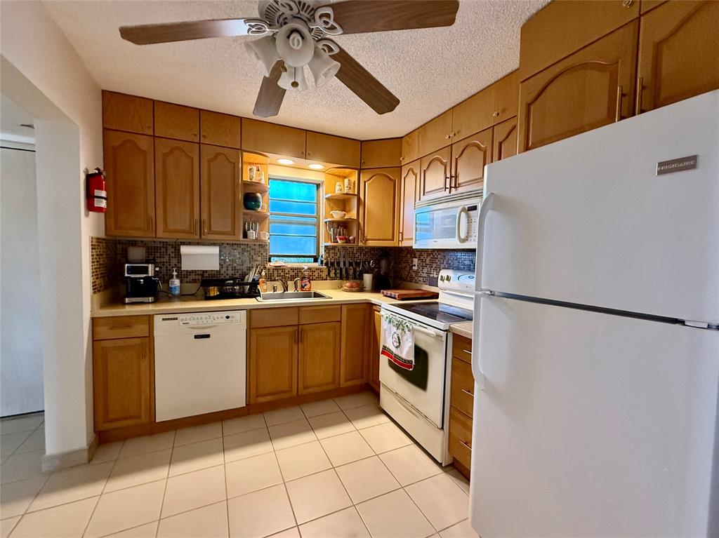 9440 Southwest 8th Street, Unit 308 Boca Raton, FL 33428 - Photo 7 of 20