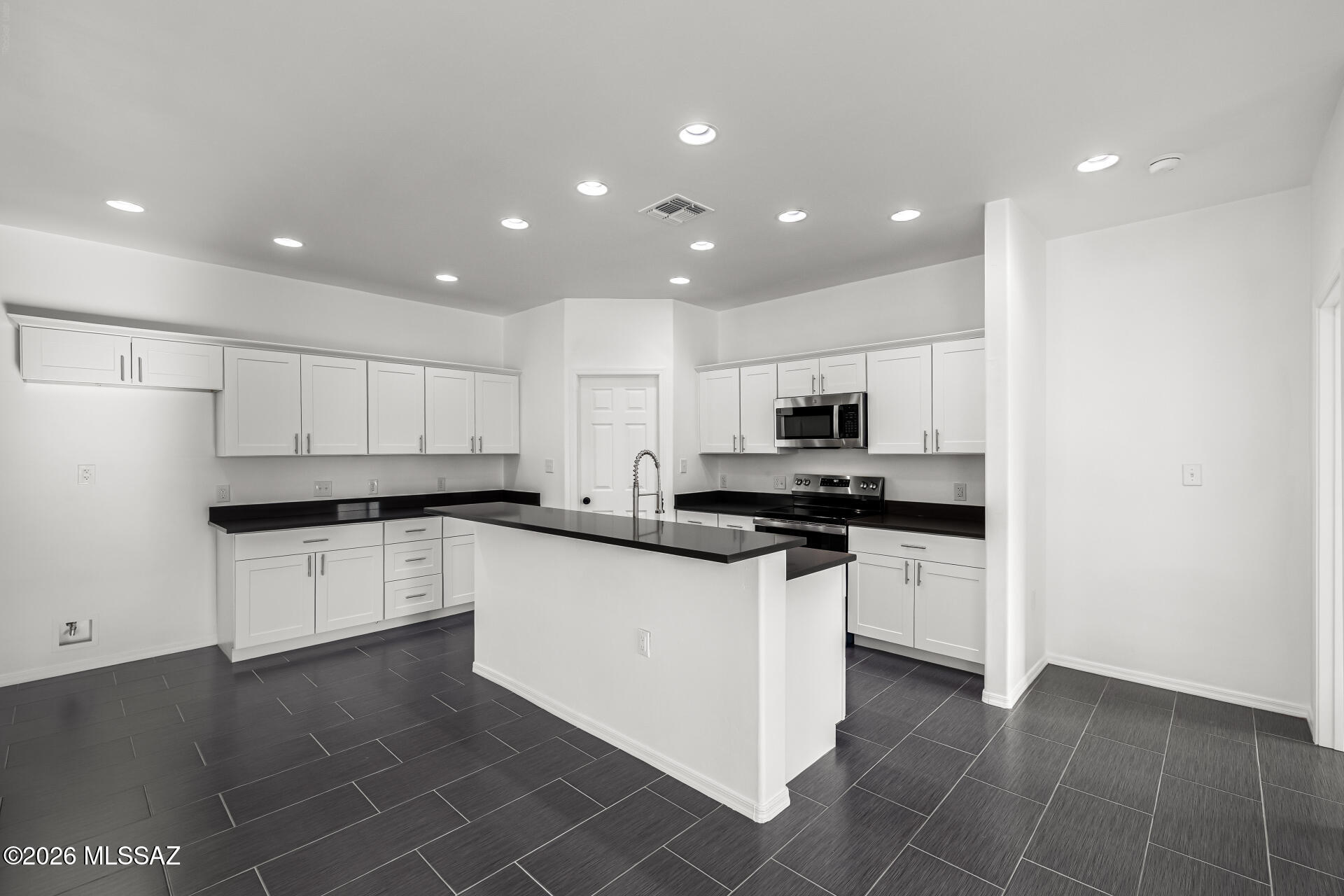 5738 East Hermans Road Tucson, AZ 85756 - Photo 12 of 50