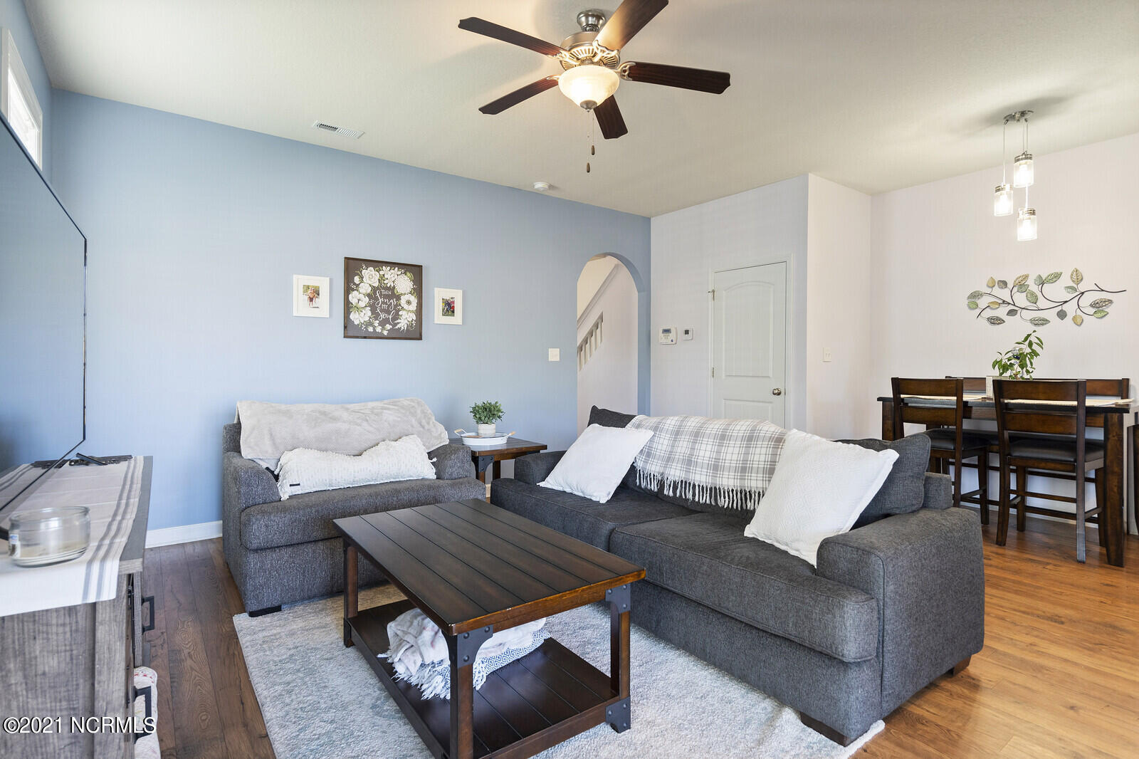 307 Frisco Way Holly Ridge, NC 28445 - Photo 16 of 51 Living Room