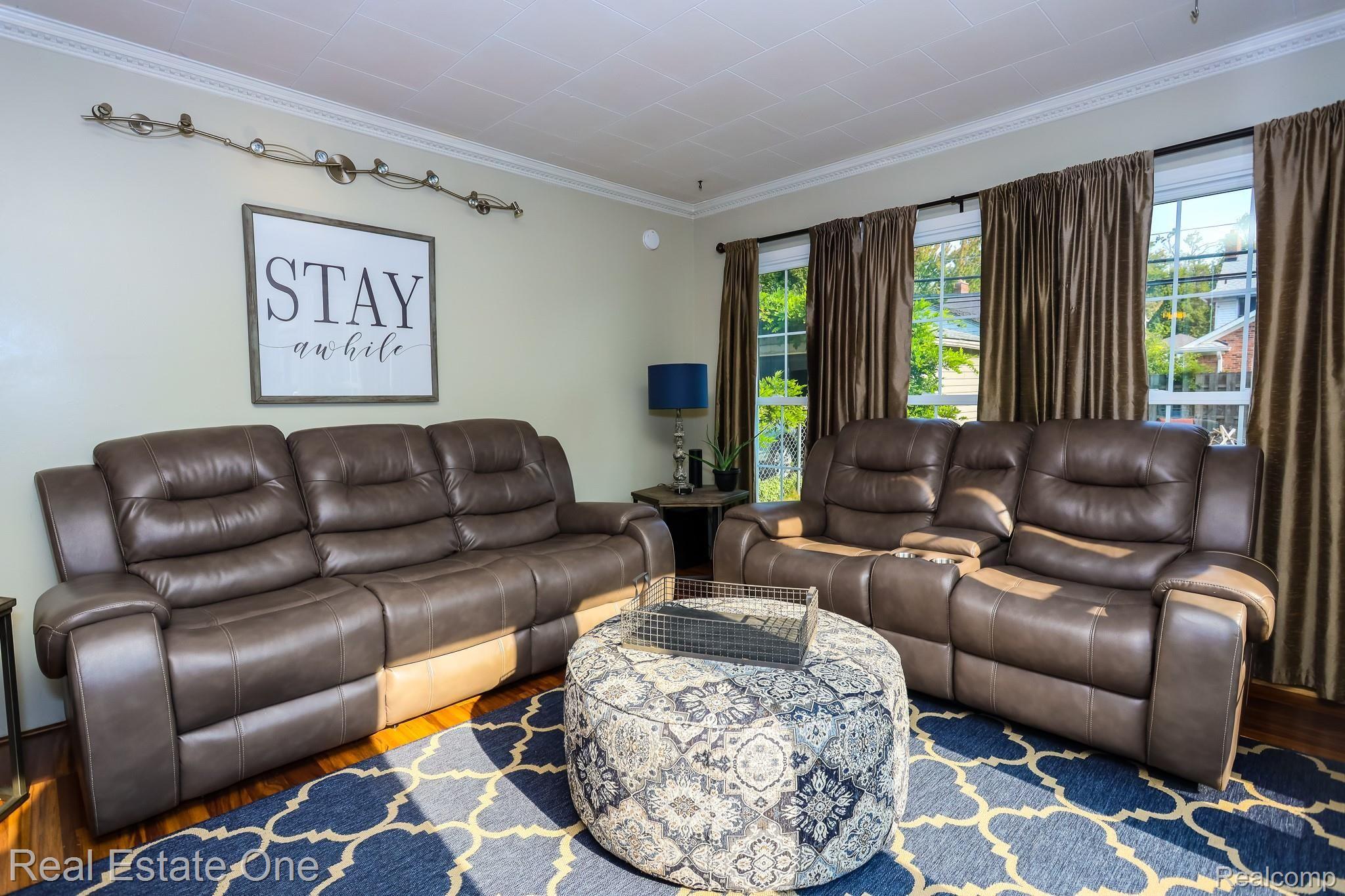 1698 Bournemouth Road Grosse Pointe, MI 48236 - Photo 26 of 42 grosse_point_47.jpg