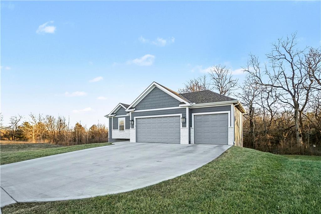 19935 West 221st Street Spring Hill, KS 66083 - Photo 2 of 36