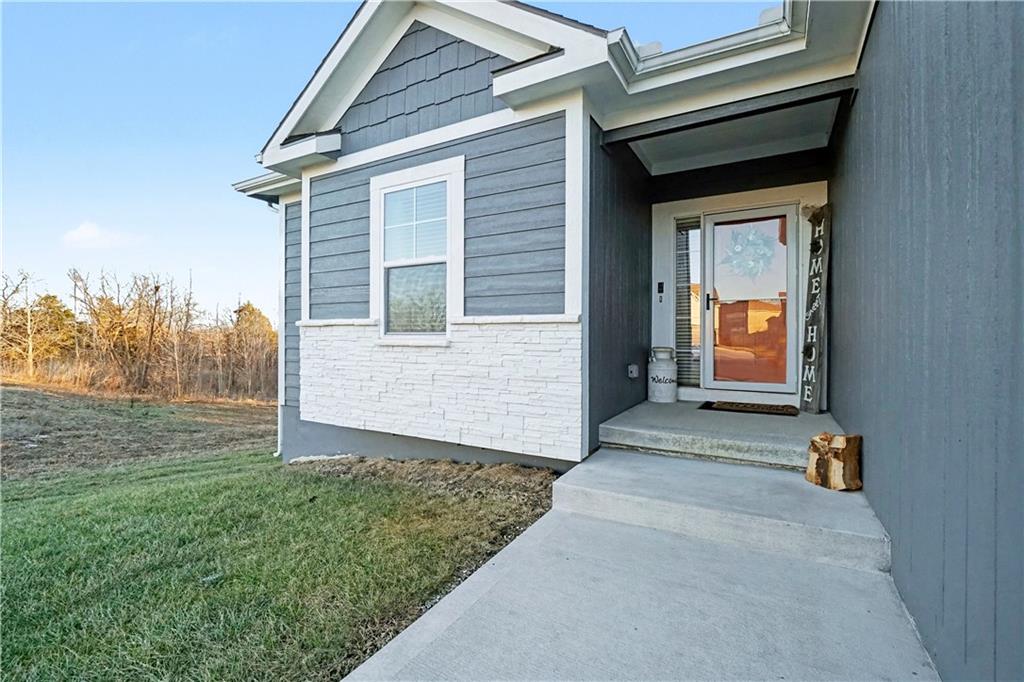 19935 West 221st Street Spring Hill, KS 66083 - Photo 3 of 36