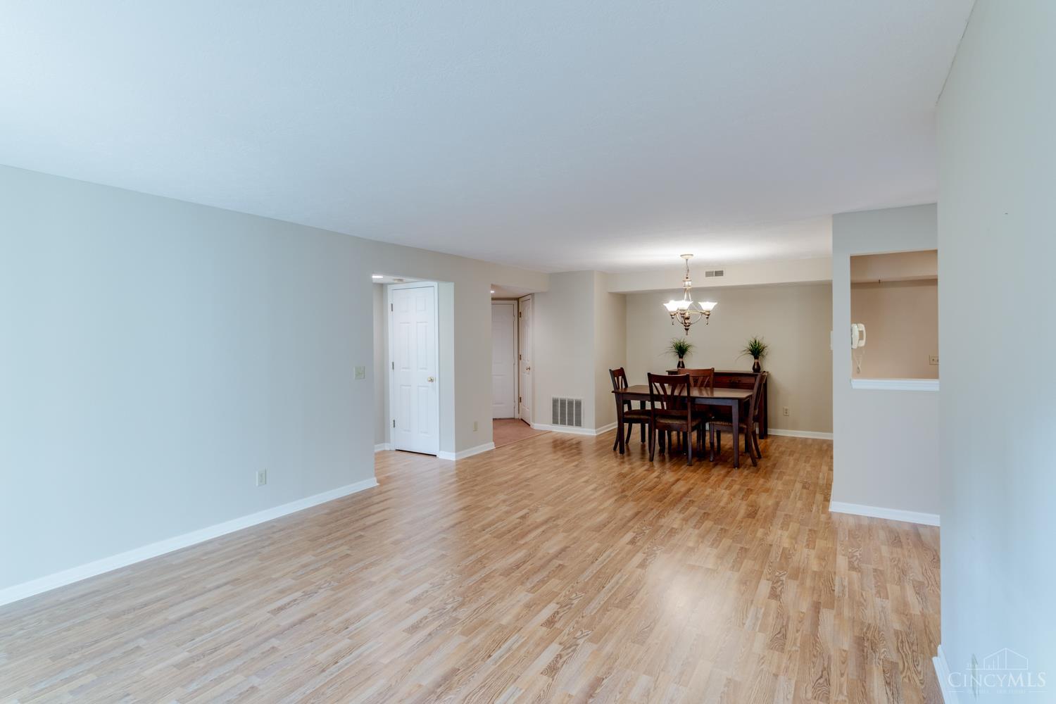 825 Neeb Road, Unit 2 Cincinnati, OH 45233 - Photo 9 of 32 Gallery Image 9