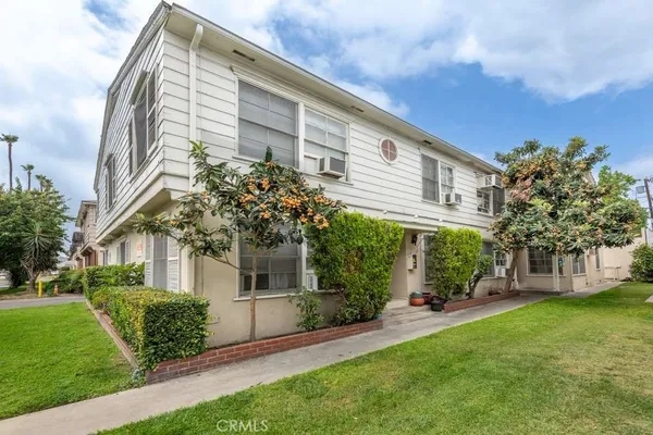 $2,600 | 5319 Whitsett Avenue, Unit 3, Valley Village, CA 91607