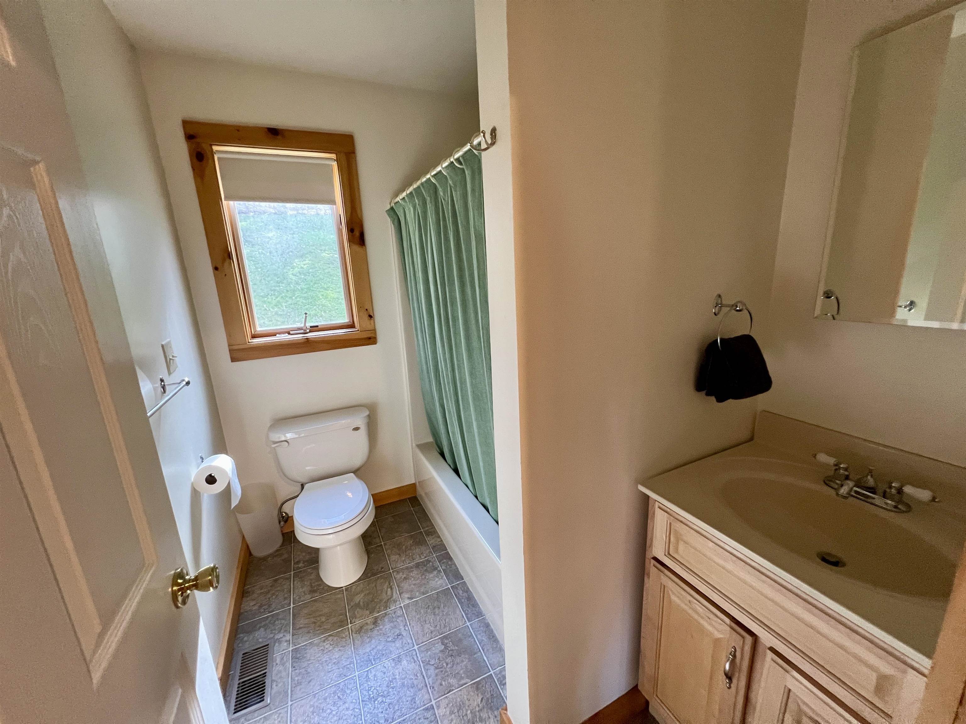 509 Silver Lane Wardsboro, VT 05360 - Photo 14 of 32
