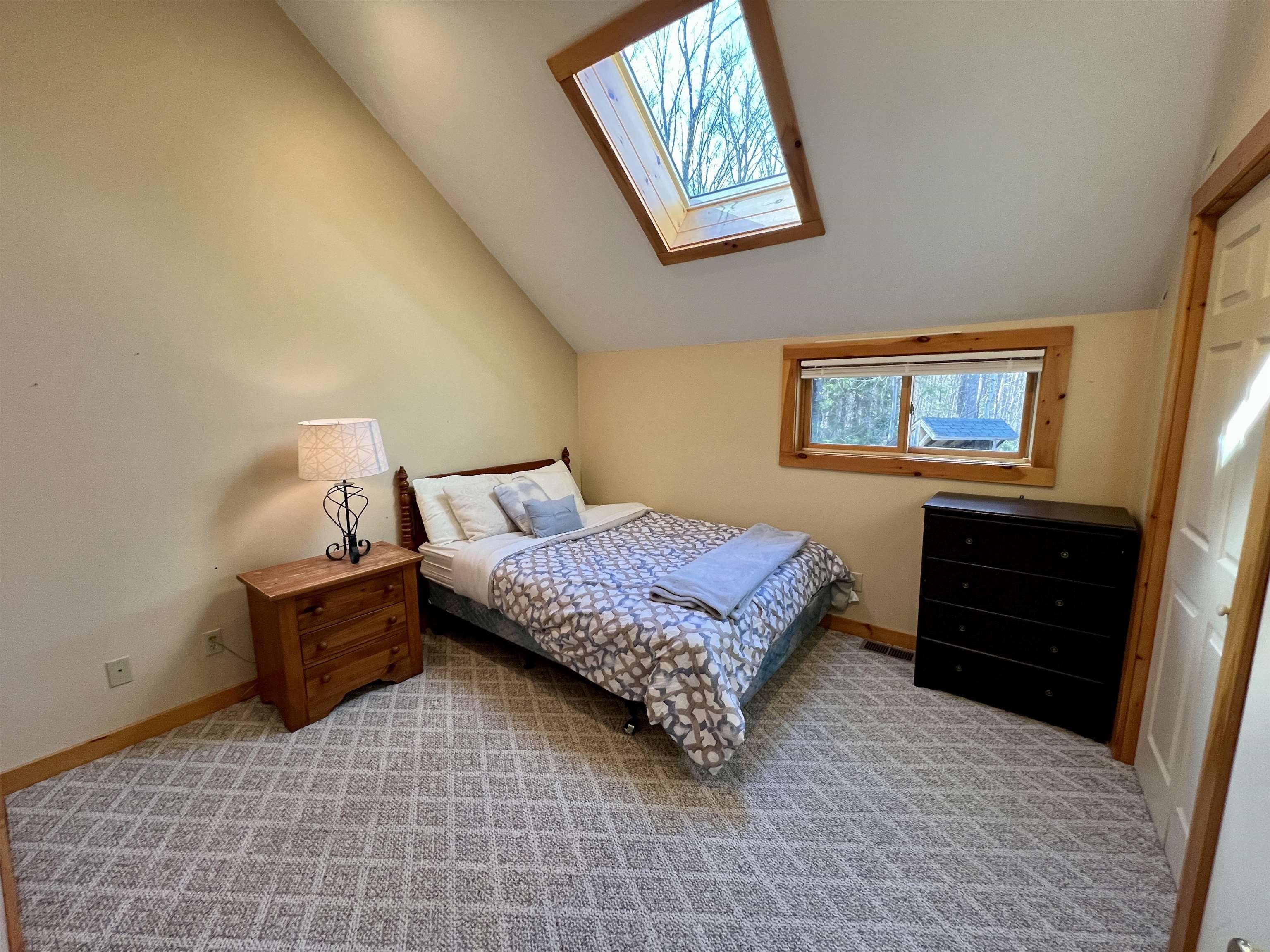 509 Silver Lane Wardsboro, VT 05360 - Photo 15 of 32