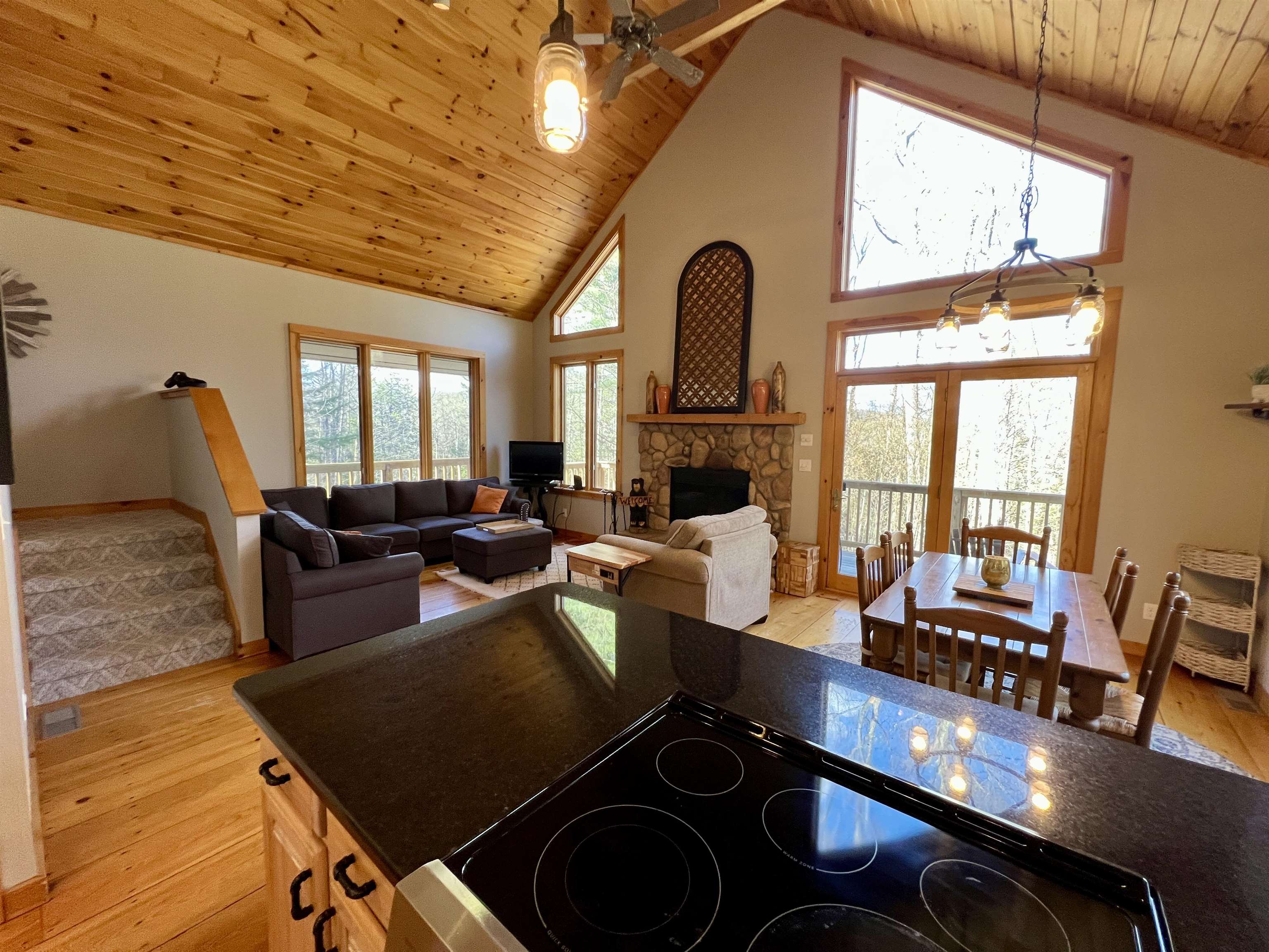 509 Silver Lane Wardsboro, VT 05360 - Photo 5 of 32