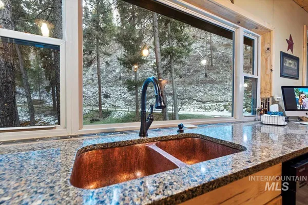 $1,250,000 | 182 Southfork Rd Garden Valley, Garden Valley, ID 83622