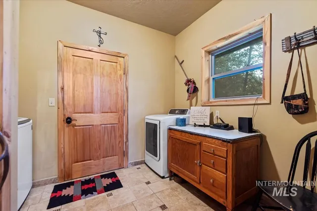 $1,375,000 | 182 Southfork Rd Garden Valley, Garden Valley, ID 83622