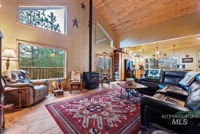 $1,400,000 | 182 Southfork Rd Garden Valley, Garden Valley, ID 83622