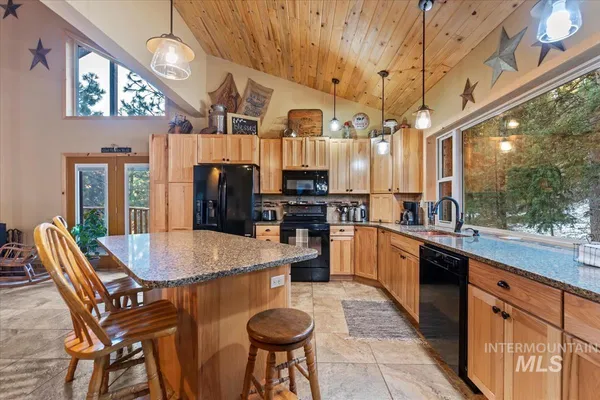 $1,250,000 | 182 Southfork Rd Garden Valley, Garden Valley, ID 83622