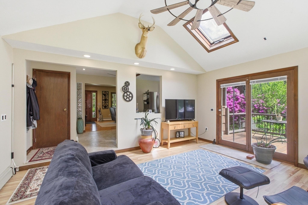 152 Lake Street Middleton, MA 01949 - Photo 13 of 33