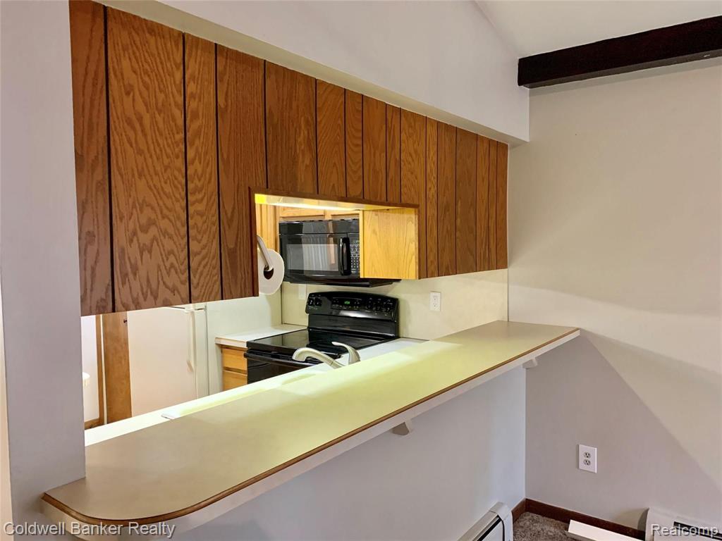 22511 Dickinson Road New Boston, MI 48164 - Photo 8 of 16