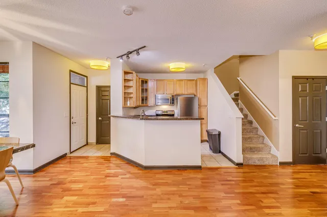 $279,900 | 2566 Ellis Avenue, Unit 116, St. Paul, MN 55114