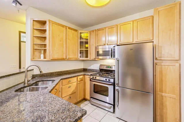 $279,900 | 2566 Ellis Avenue, Unit 116, St. Paul, MN 55114