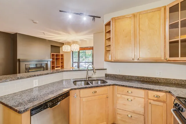 $279,900 | 2566 Ellis Avenue, Unit 116, St. Paul, MN 55114