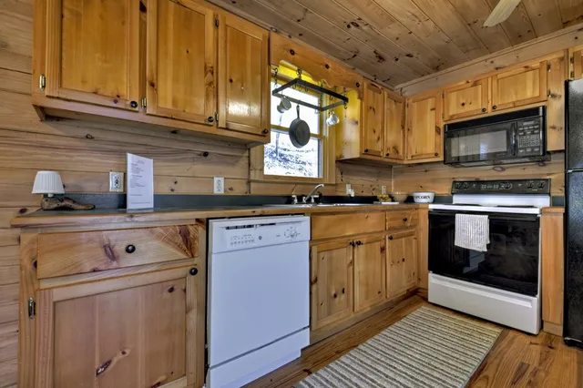 $341,500 | 142 Arrow Ridge Road, McCaysville, GA 30555