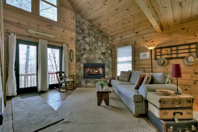 $341,500 | 142 Arrow Ridge Road, McCaysville, GA 30555