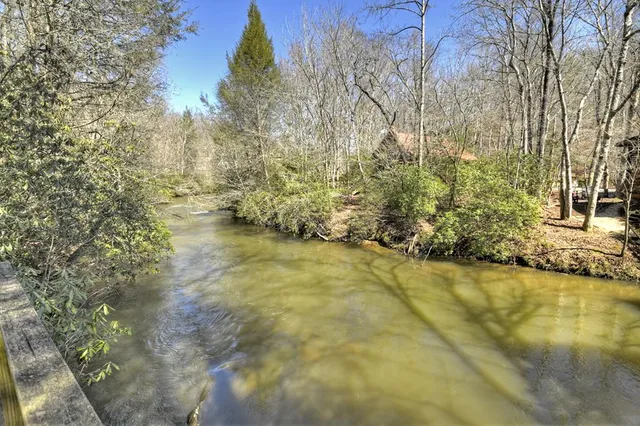 $341,500 | 142 Arrow Ridge Road, McCaysville, GA 30555